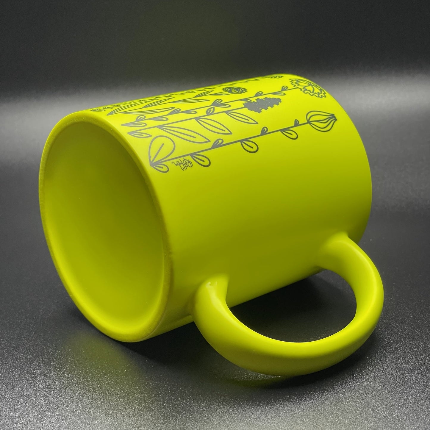 Neon 'Monochrome Meadow Flower'© Mugs