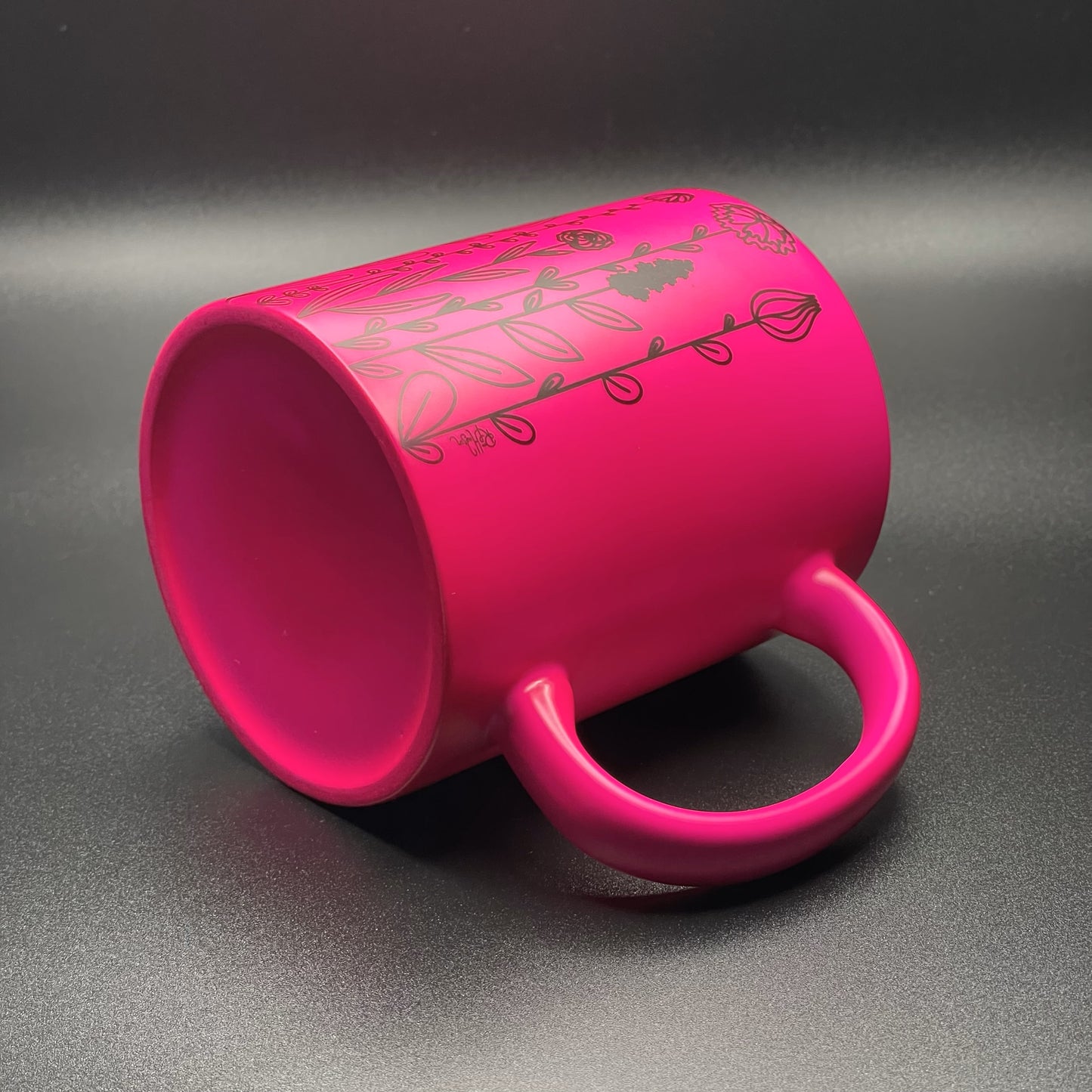 Neon 'Monochrome Meadow Flower'© Mugs